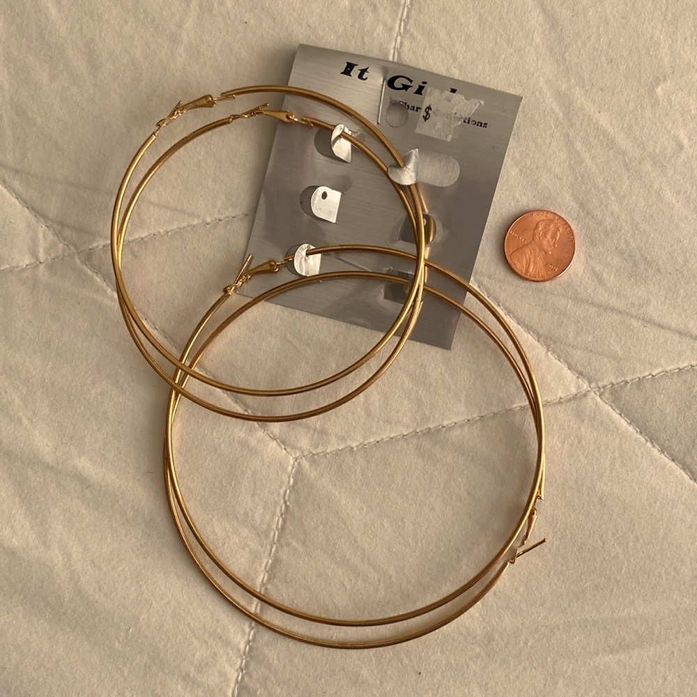 Set of 2 Hoop Earrings